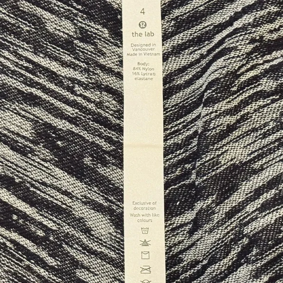 BRAND NEW LULULEMON The Lab Exclusive women's leggings Size 4- - RETAILS $198 - Picture 2 of 8